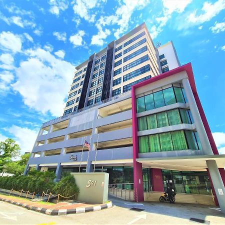 Nexus Business Suite Hotel Shah Alam Esterno foto