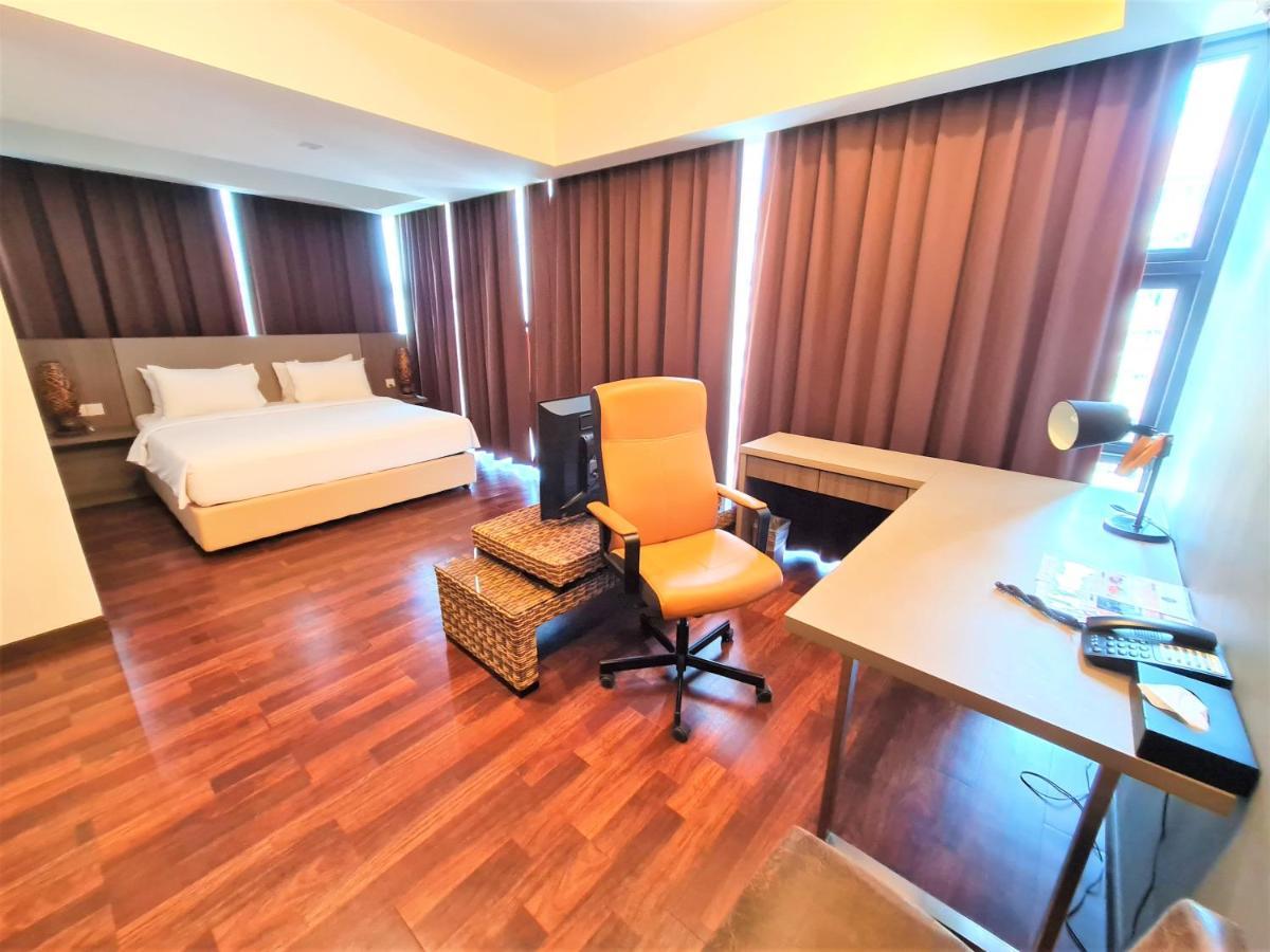 Nexus Business Suite Hotel Shah Alam Esterno foto