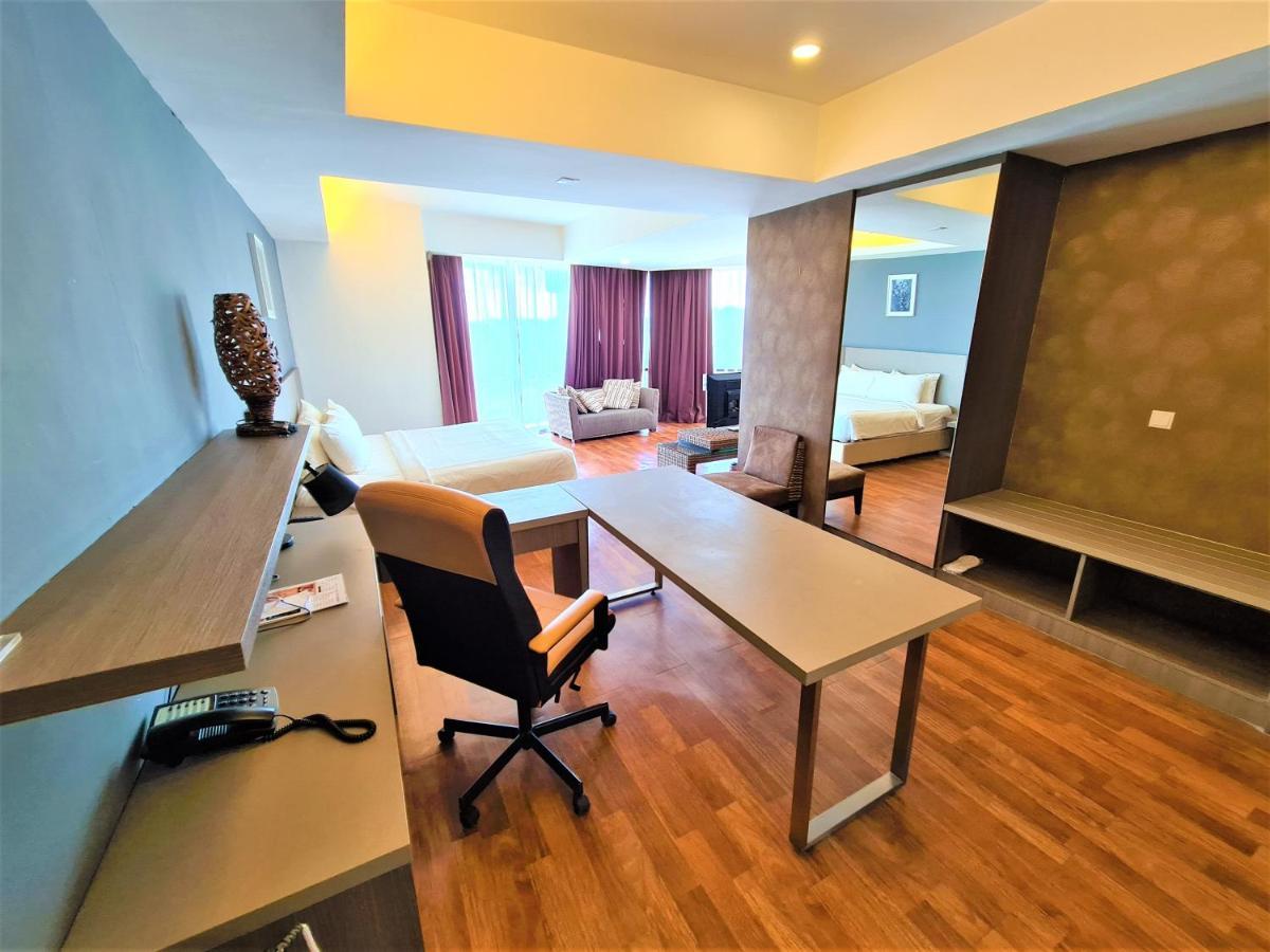 Nexus Business Suite Hotel Shah Alam Esterno foto