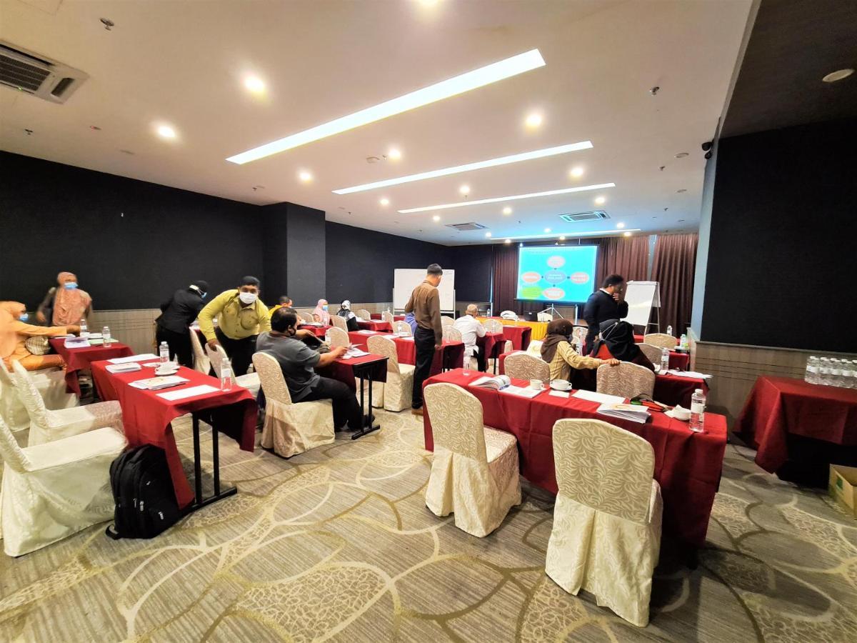 Nexus Business Suite Hotel Shah Alam Esterno foto