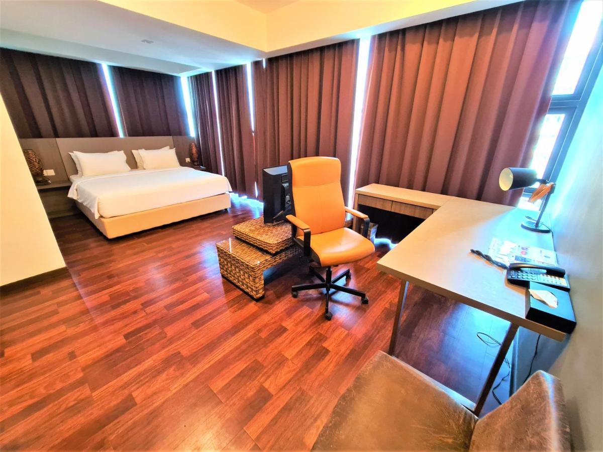 Nexus Business Suite Hotel Shah Alam Esterno foto