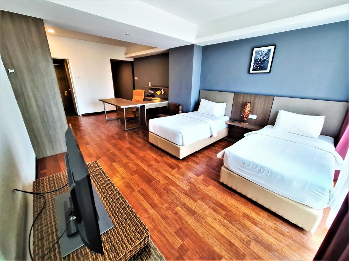 Nexus Business Suite Hotel Shah Alam Esterno foto