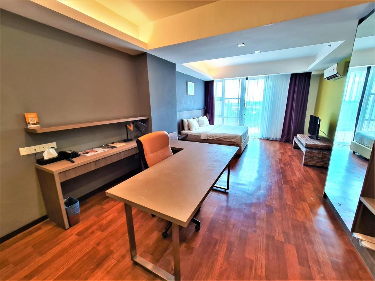 Nexus Business Suite Hotel Shah Alam Esterno foto
