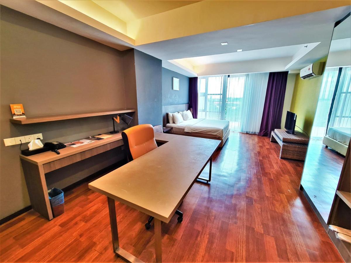Nexus Business Suite Hotel Shah Alam Esterno foto