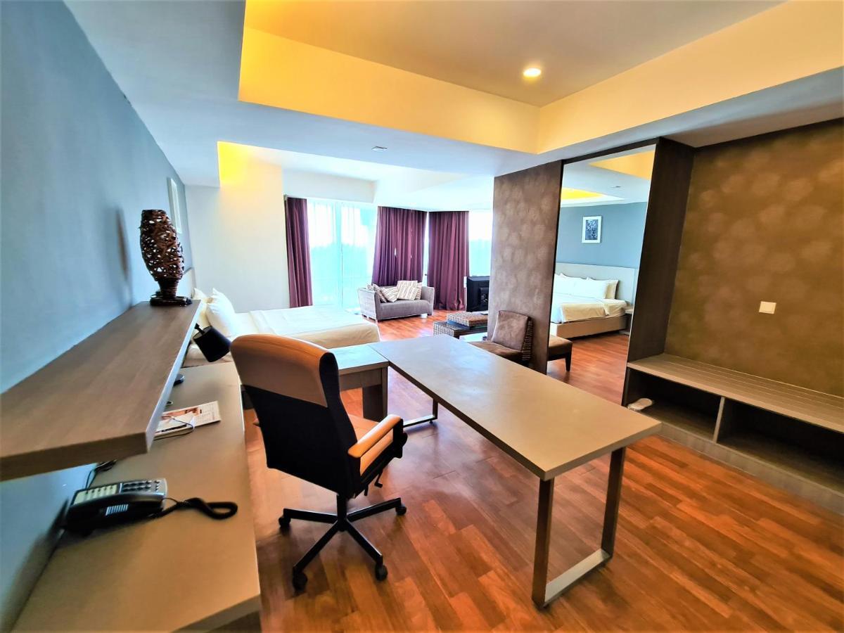 Nexus Business Suite Hotel Shah Alam Esterno foto