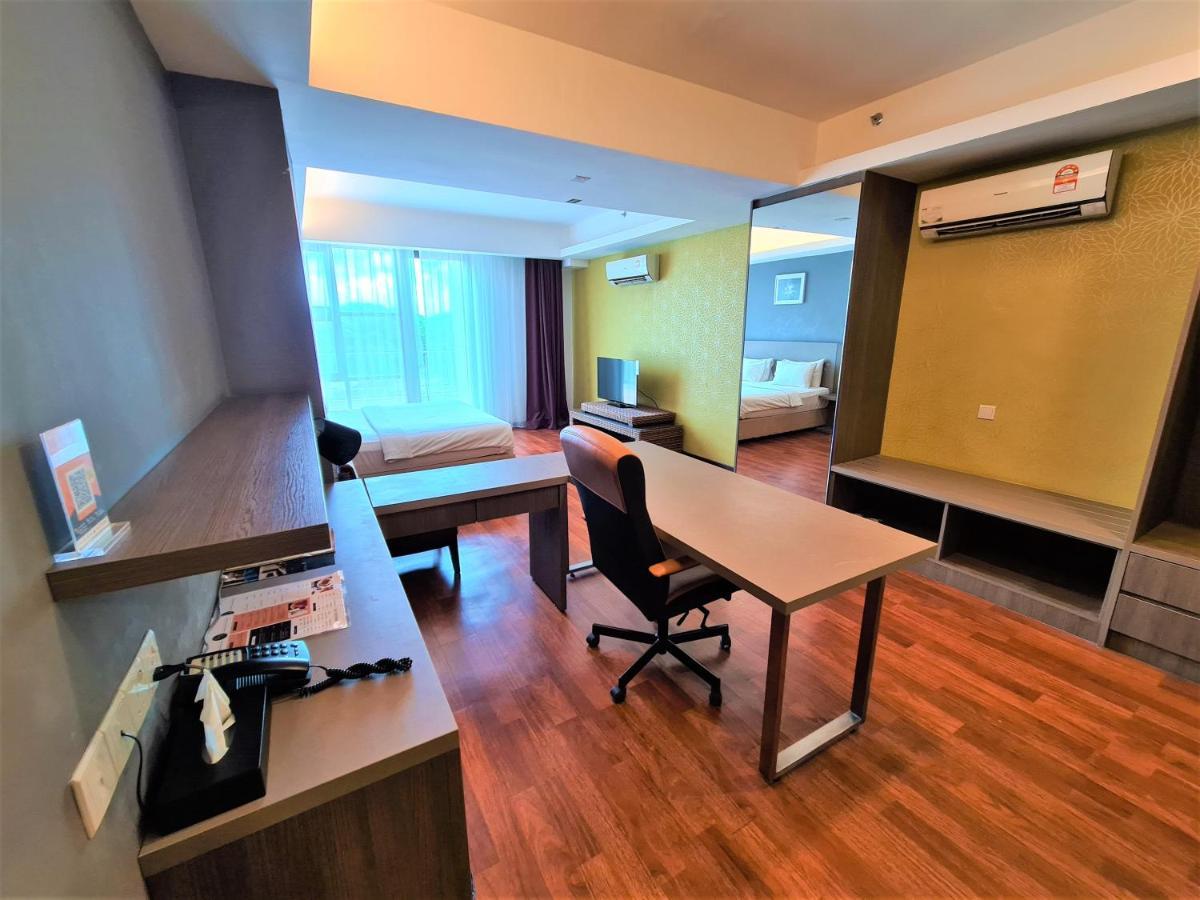 Nexus Business Suite Hotel Shah Alam Esterno foto