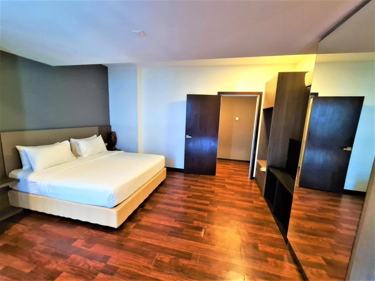 Nexus Business Suite Hotel Shah Alam Esterno foto