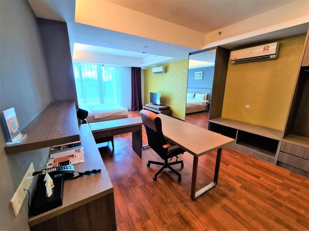 Nexus Business Suite Hotel Shah Alam Esterno foto